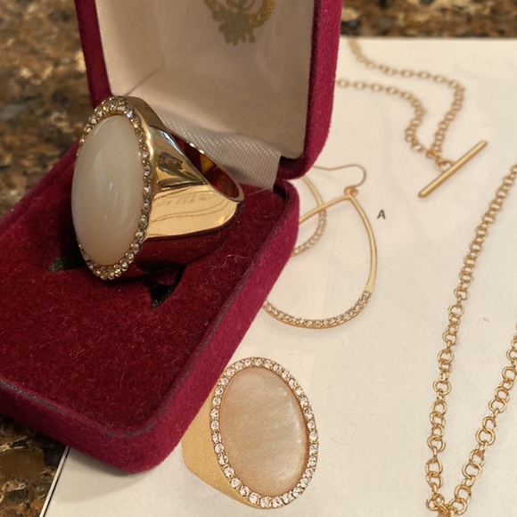 Avery ring - Picture 3 of 3